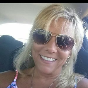 Meet your Posher, Lynette
